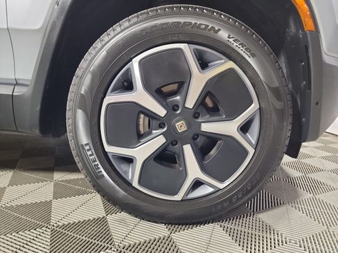 Used 2024 Rivian R1T Adventure AWD/4WD image 11