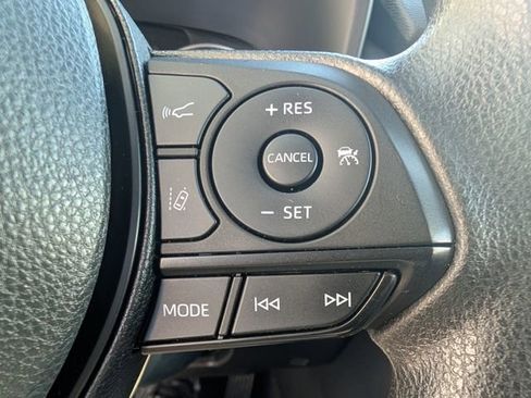 Used 2022 Toyota RAV4 XLE image 20