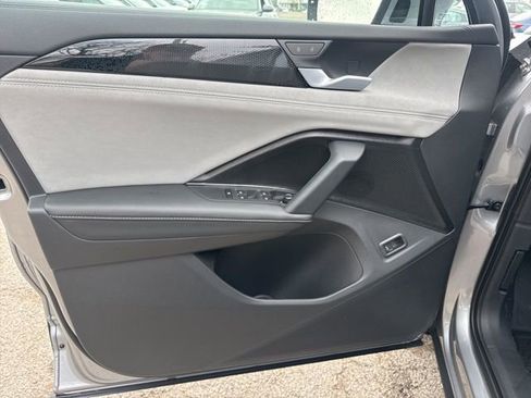 New 2026 Volkswagen Tiguan SE image 9