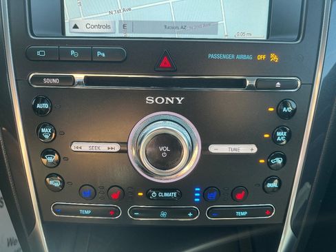Used 2018 Ford Explorer Limited w/ Equipment Group 301A AWD/4WD image 16