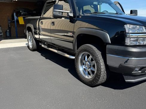 Used 2004 Chevrolet Silverado 2500 LT w/ Heavy-Duty Power Package AWD/4WD image 1