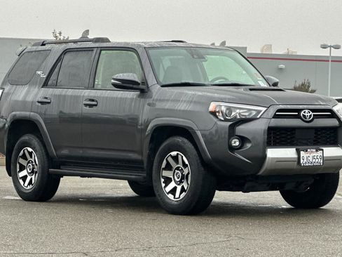 Certified 2023 Toyota 4Runner TRD Off-Road Premium image 5