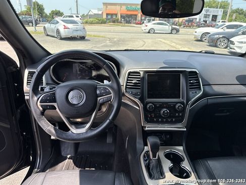 Used 2017 Jeep Grand Cherokee Limited AWD/4WD image 21