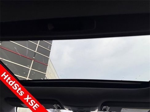 Used 2022 Toyota Corolla XSE image 15