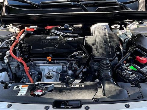 Used 2018 Honda Accord Touring image 23