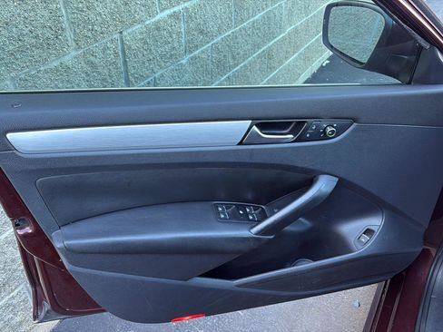 Used 2013 Volkswagen Passat 2.5 SE image 4