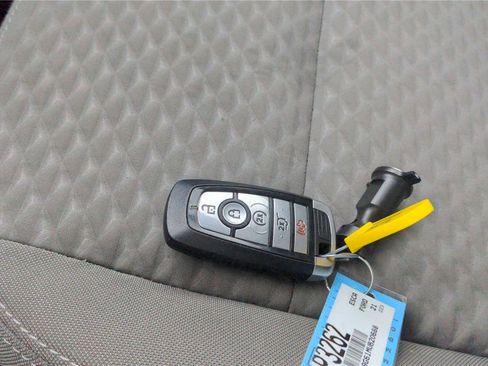 Used 2021 Ford Escape SE w/ Convenience Package image 24