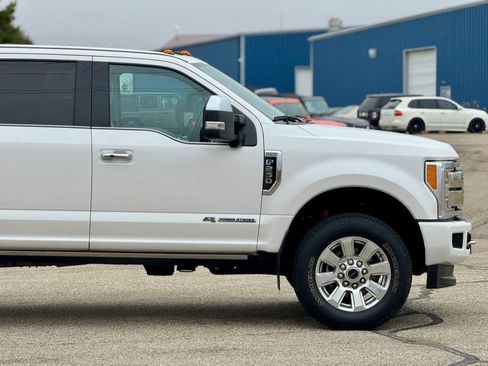 Used 2017 Ford F250 Platinum w/ Platinum Ultimate Package AWD/4WD image 22