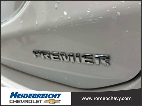 Used 2019 Chevrolet Equinox Premier image 34