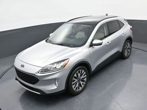 Used 2020 Ford Escape Titanium image 31