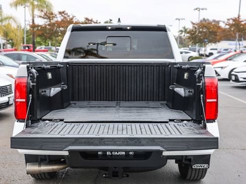 Certified 2024 Toyota Tacoma SR5 AWD/4WD image 26