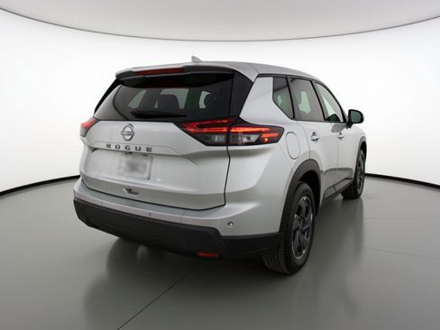 Used 2025 Nissan Rogue SV FWD image 9