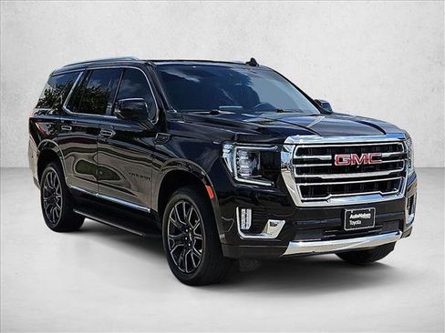 Used 2024 GMC Yukon SLT w/ SLT Luxury Package AWD/4WD image 3