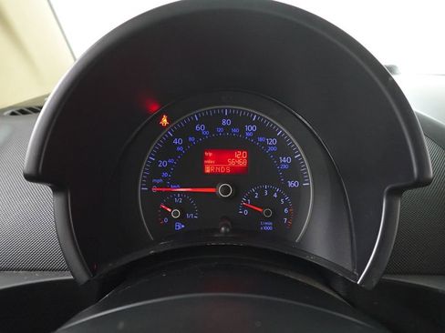 Used 2009 Volkswagen Beetle S image 13