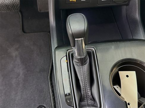 Used 2024 Honda Civic EX-L image 18