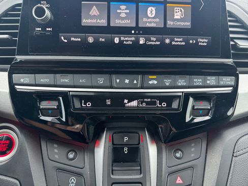 Used 2025 Honda Odyssey Sport-L image 17