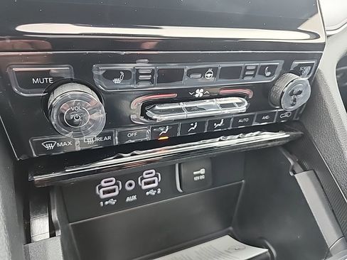 New 2025 Jeep Grand Cherokee L Limited w/ Black Appearance Package image 39