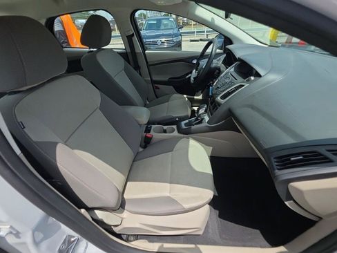Used 2014 Ford Focus SE FWD image 9