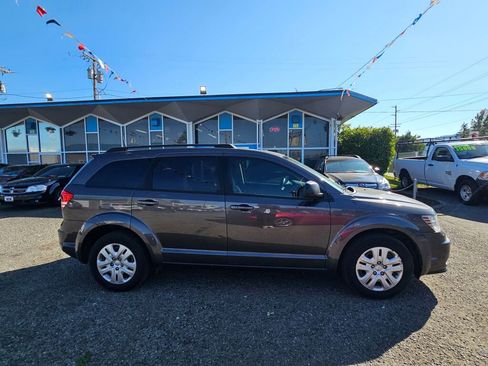 Used 2019 Dodge Journey SE image 8