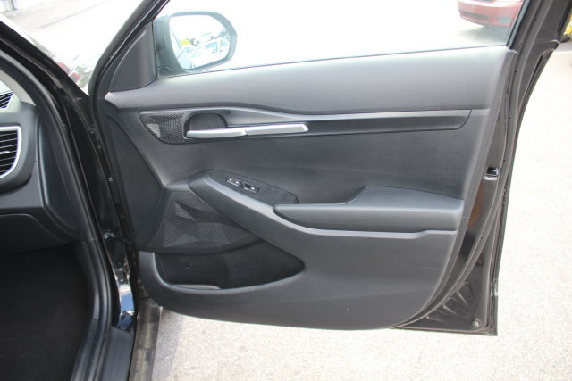 Certified 2025 Kia Seltos LX AWD/4WD image 30