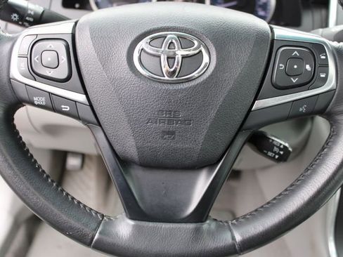 Used 2015 Toyota Camry XLE w/ Moonroof Package FWD image 13