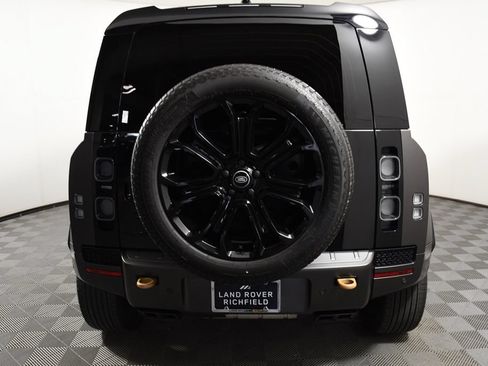 Used 2025 Land Rover Defender 110 AWD/4WD image 5