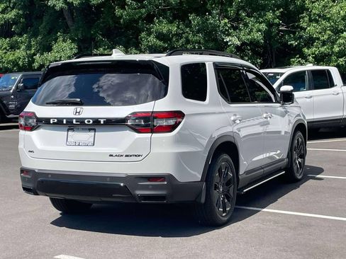 Certified 2026 Honda Pilot Black Edition image 5