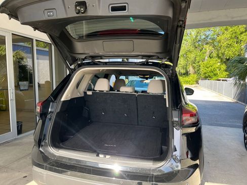 Used 2025 Nissan Rogue SV image 32