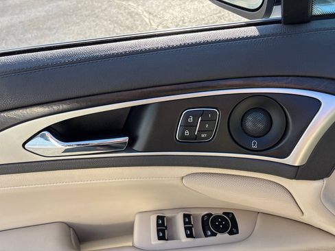 Used 2019 Lincoln MKZ Reserve image 12