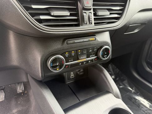 Used 2025 Ford Escape Active w/ Cold Weather Package image 16