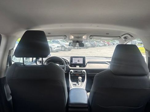 Used 2025 Toyota RAV4 XLE FWD image 14
