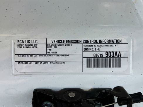 Used 2023 Jeep Cherokee Altitude Lux image 22