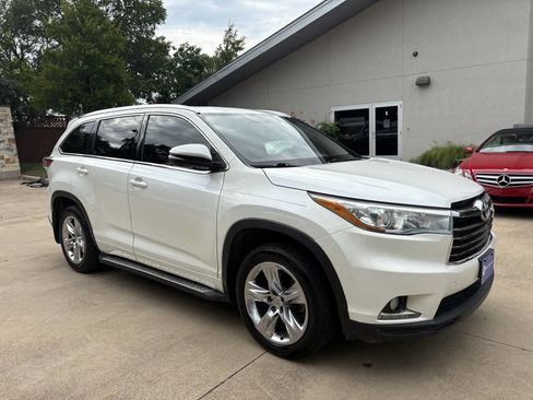 Used 2015 Toyota Highlander Limited image 2