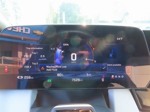 Used 2025 Chevrolet Equinox EV LT w/ Convenience Package II image 17