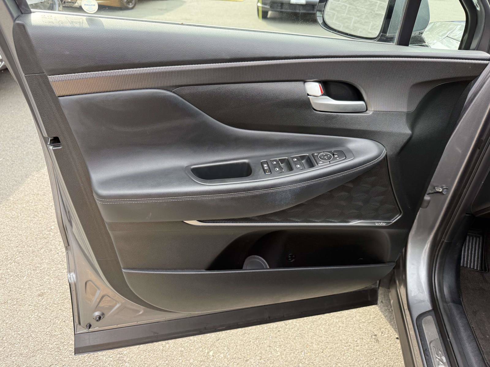 Used 2019 Hyundai Santa Fe Limited AWD/4WD image 19