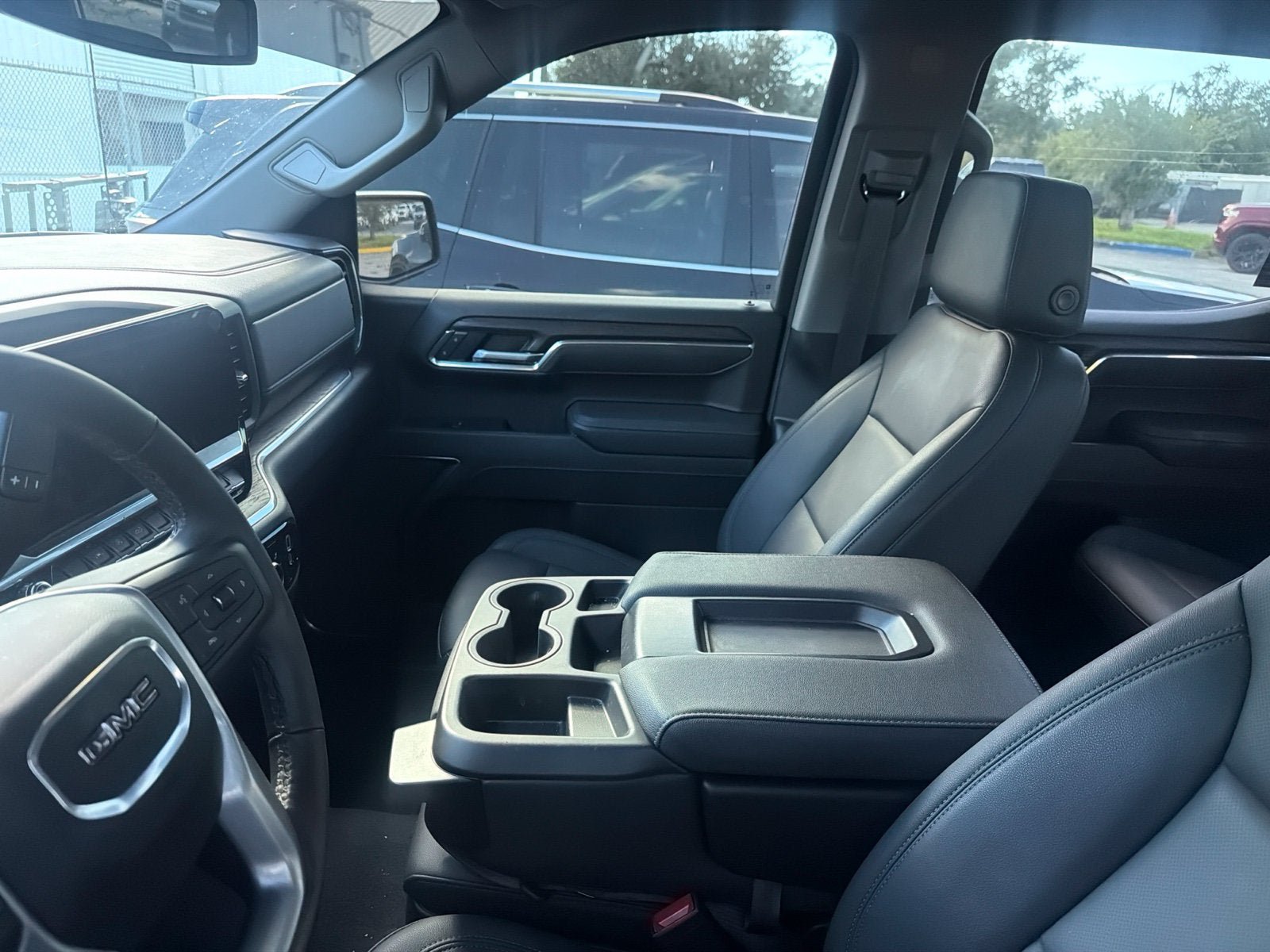Used 2026 GMC Sierra 1500 SLT AWD/4WD image 8