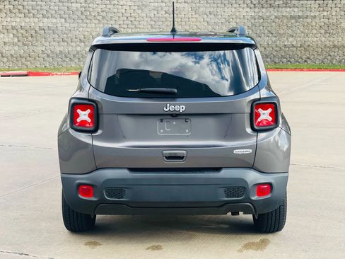 Used 2019 Jeep Renegade Latitude image 5