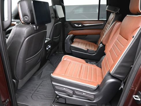 Used 2023 GMC Yukon XL Denali Ultimate image 19