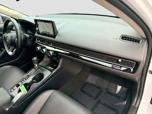 Used 2022 Honda Civic Touring image 31