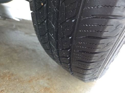 Used 2023 GMC Acadia SLT image 72