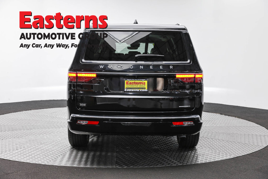 Used 2024 Jeep Wagoneer L Series II RWD image 8