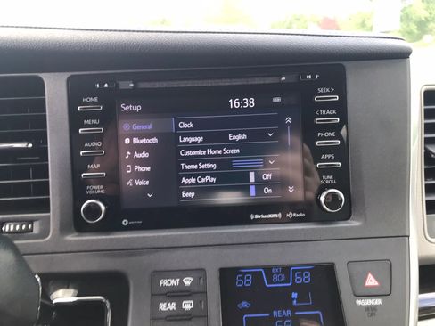Used 2019 Toyota Sienna XLE AWD/4WD image 23