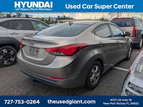 Used 2014 Hyundai Elantra SE FWD image 2