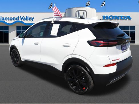 Used 2023 Chevrolet Bolt EUV LT w/ Convenience Package FWD image 4