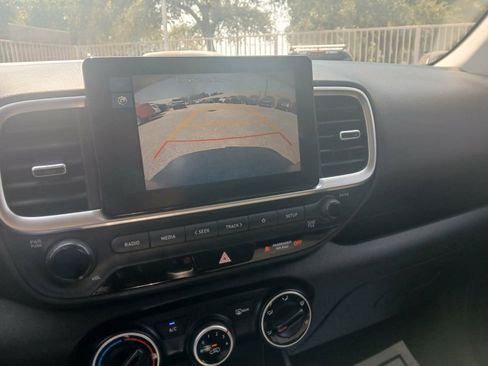 Used 2023 Hyundai Venue SE w/ Cargo Package FWD image 15