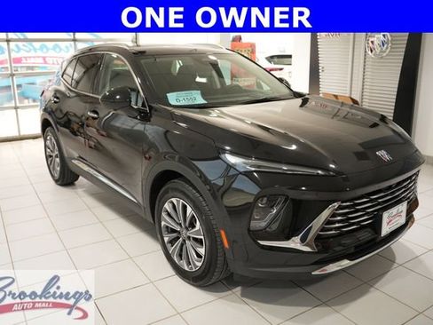 Used 2025 Buick Envision Preferred AWD/4WD image 1