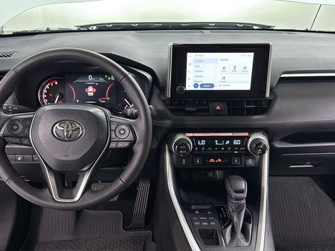 Used 2025 Toyota RAV4 XLE w/ Convenience Package image 9