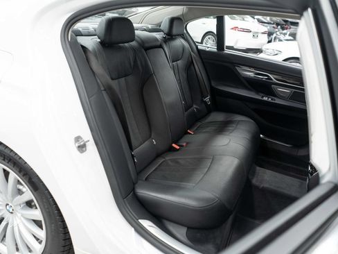 Used 2018 BMW 740i xDrive AWD/4WD image 13