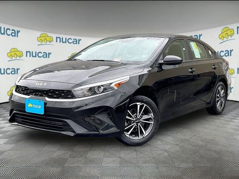 Used 2023 Kia Forte LXS FWD image 3