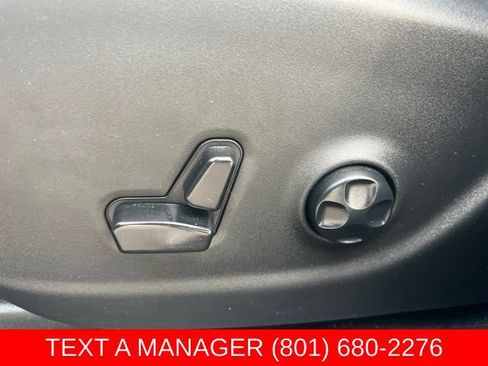 Used 2019 Jeep Cherokee Latitude Plus w/ Comfort/Convenience Group AWD/4WD image 15
